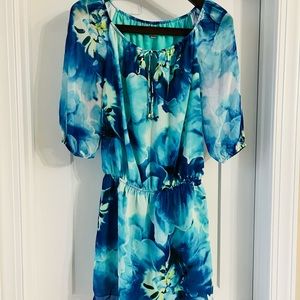Boston Proper Blue Floral Romper Mini Skirt Size S runs a bit big